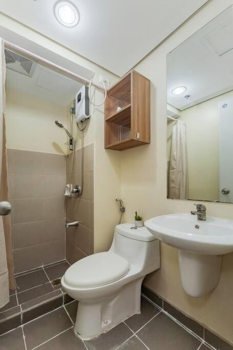 Furnished In Avida Towers Riala, It Park With Pool, Fast Wifi, Netflix And