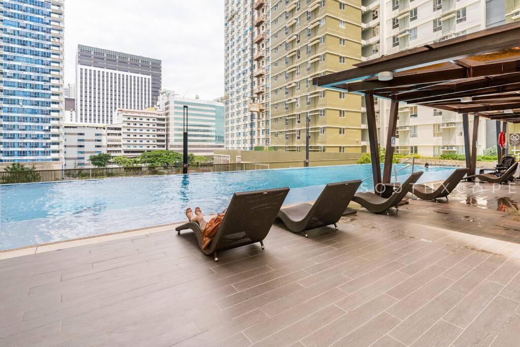 Furnished In Avida Towers Riala, It Park With Pool, Fast Wifi, Netflix And Apartment *